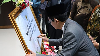  IAIN Ponorogo  Resmi jadi UIN Kiai Ageng Muhammad Besari
